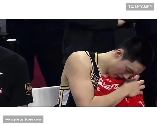 运动员膝盖劳损防护引关注,胡明轩案例凸显赛季密集赛程压力 运动员膝盖劳损防护引关注,胡明轩案例凸显赛季密集赛程压力